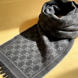 <AUTHENTIC>Gucci Scarf